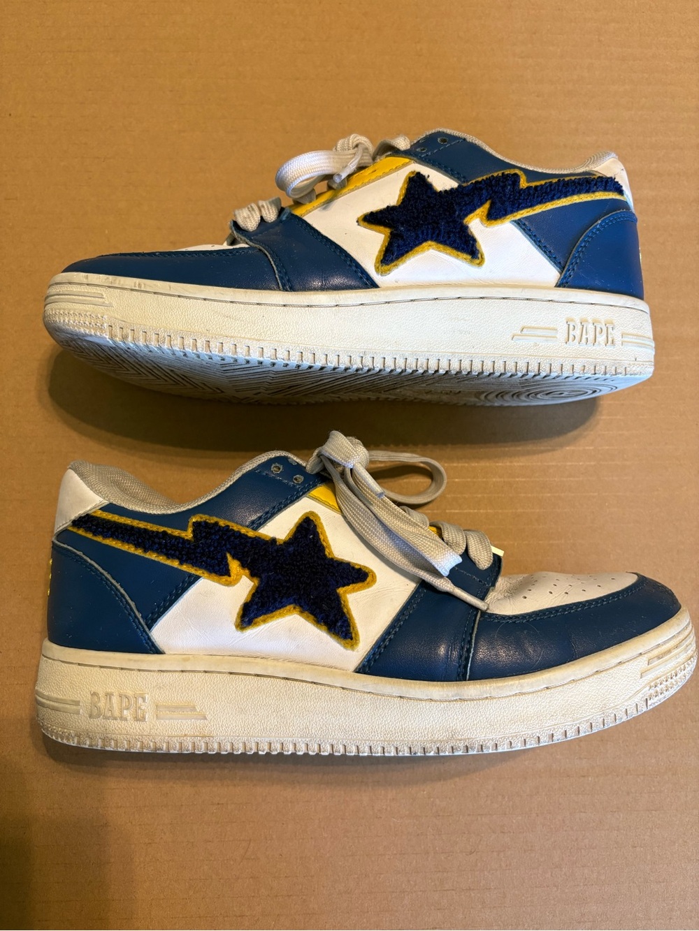 BAPESTA low-top Patched Navy, White & Yellow, Star Lightning Sneakers